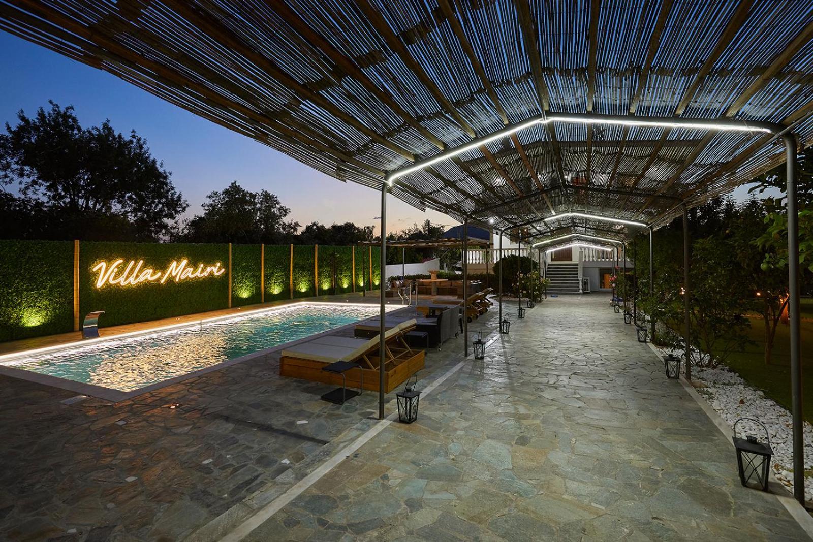 Villa Mairi - 2 Private Pools & Game Room Near Athens サラミス エクステリア 写真