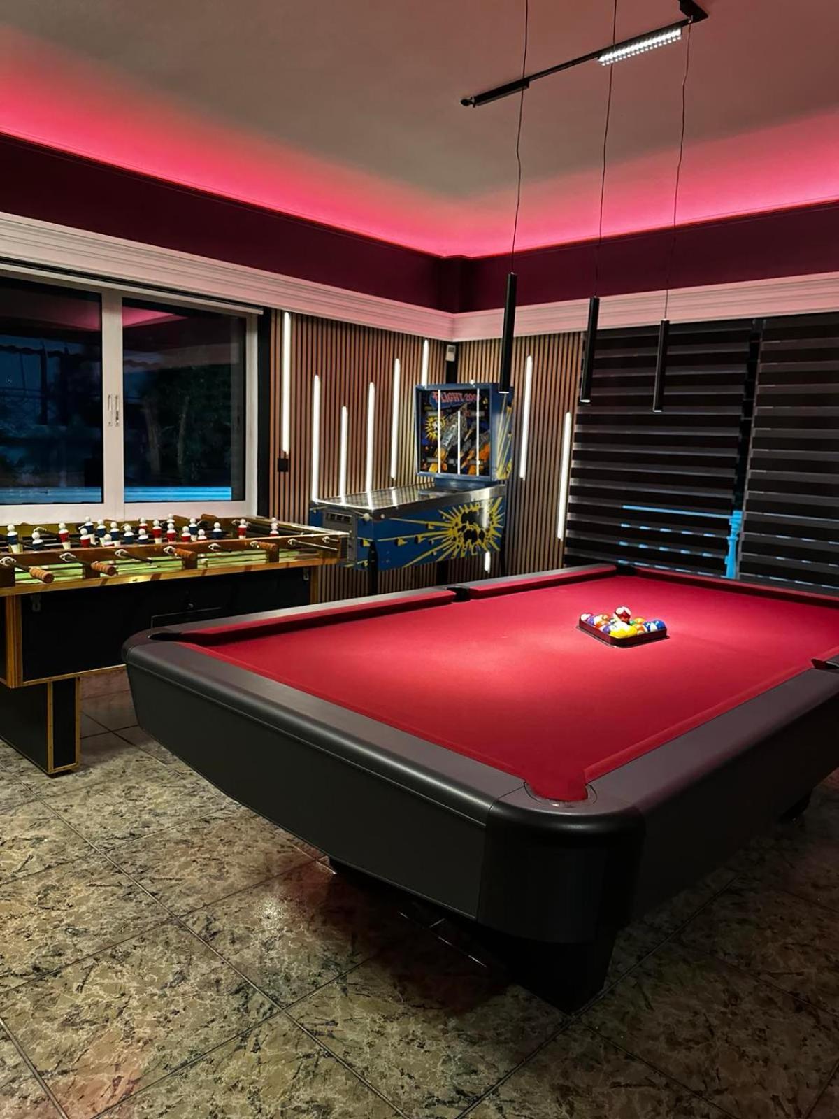 Villa Mairi - 2 Private Pools & Game Room Near Athens サラミス エクステリア 写真